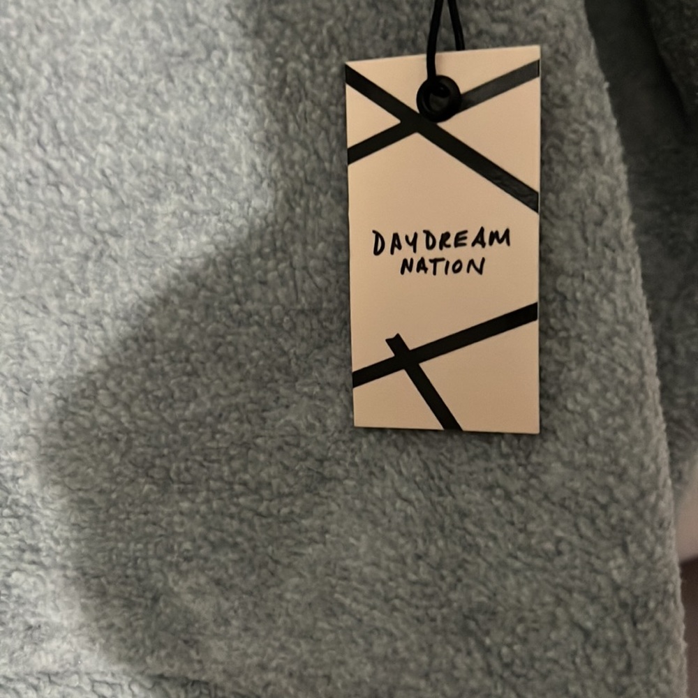 Daydream - Picture 2 of 5